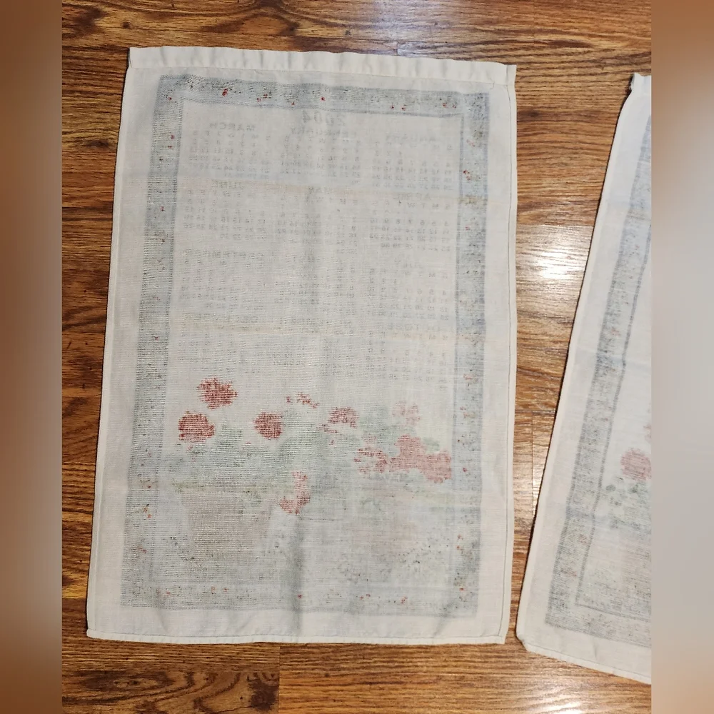 Vintage Collectible Set of 2 Calendar Linen Tea Towels 2004 & 2005 Red Flowers